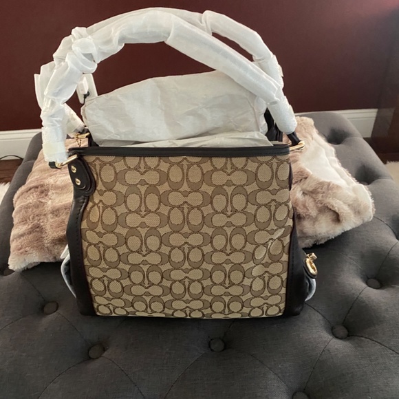 Coach - Picture 3 of 6